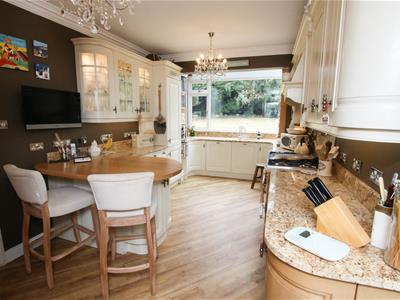 BREAKFAST KITCHEN
